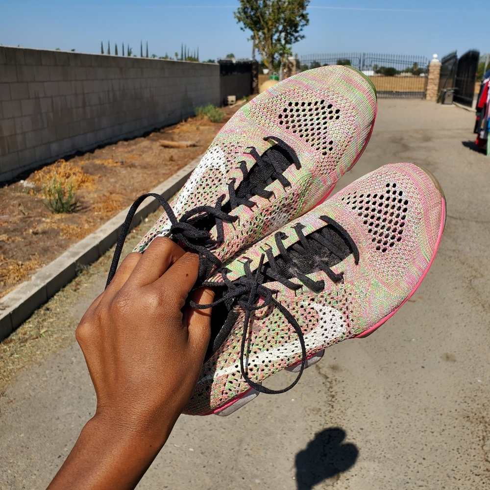 Nike tennis shoes